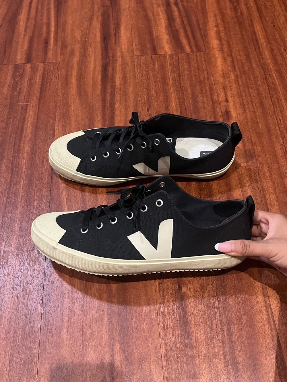 Veja Nova Sneakers